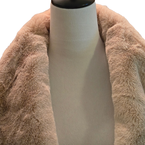 The Impeccable Pig Open Front Cream Faux Fur Vest Ultra Soft Women's S - Picture 2 of 15